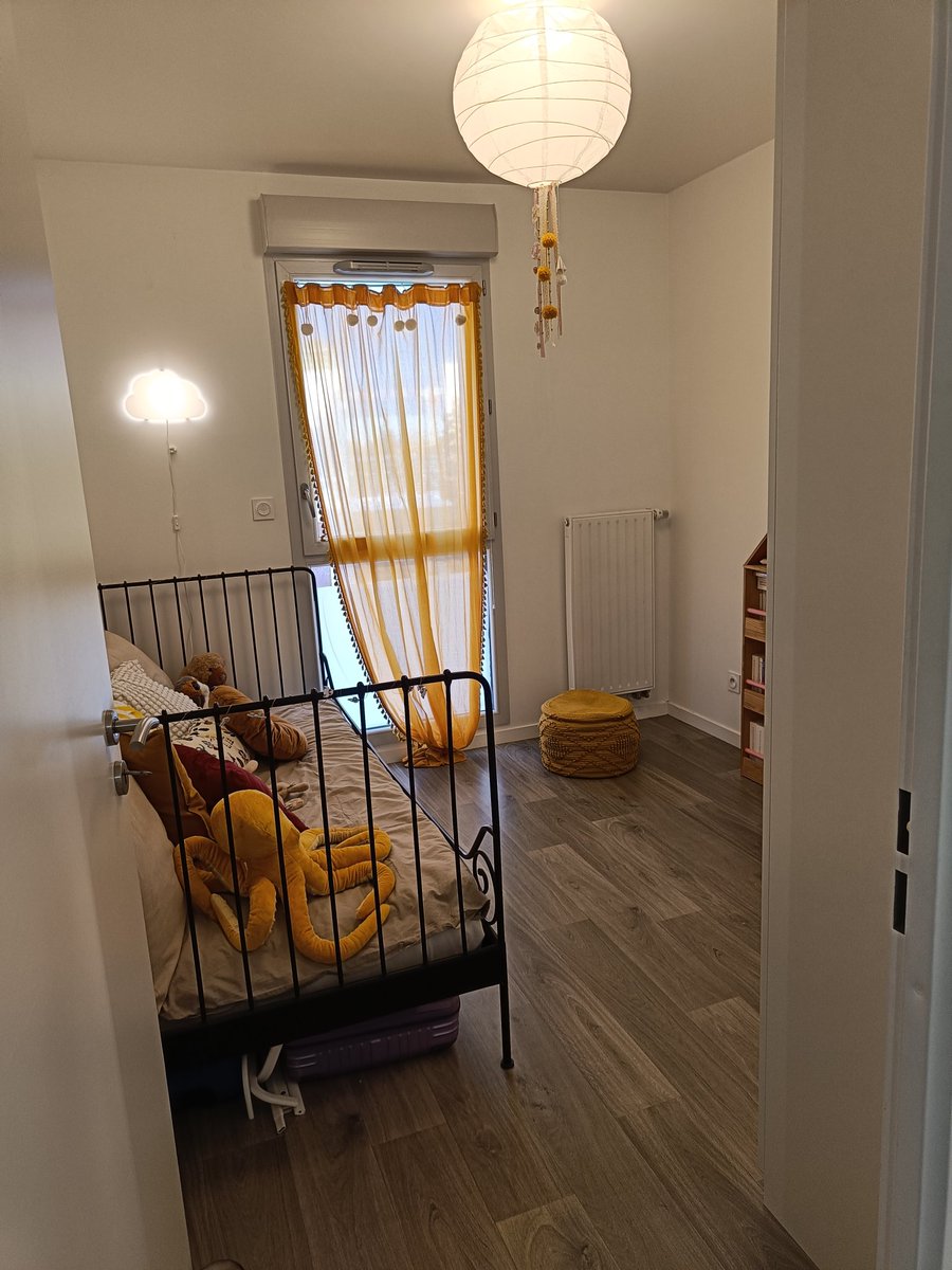 Hey coucou,
Toujours très peu présent par ici, je profite d'un (nouvel) heureux événement avec l'arrivée de ma fille depuis quelques jours.