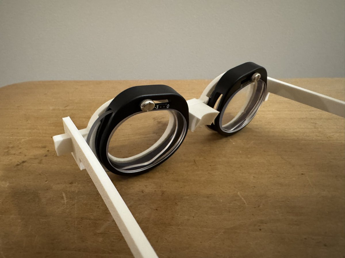 afjk01's tweet image. VOY Tunable Lensを装着して、視度調整できるメガネフレームを試作中。

買ってから数回しか使っていなかったレンズなので、有効活用できたら嬉しい。

#3Dprint