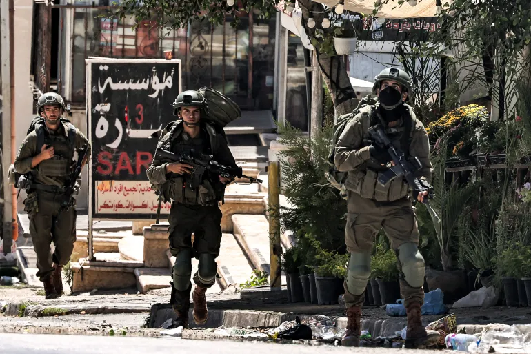 IPAZIA2025's tweet photo. #RelataRefero

Nella #Cisgiordania ILLEGALMENTE occupata da #Israele, un raid nella città di #Tammun delle forze armate israeliane (#IDF) uccide padre, madre e due figli, ferendone altri due...😡

https://t.co/eoPfvZRb6v https://t.co/WCBhpP2Wbg