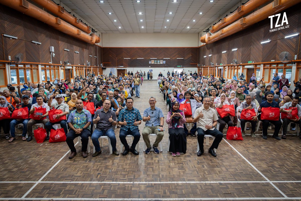 tzafrul_aziz's tweet image. 500 keluarga Bukit Antarabangsa terima bakul makanan menjelang Syawal. 🌙

Program Ambang Syawal di Dewan Dato’ Ahmad Razali bersama YB Kamri, ADUN Bukit Antarabangsa - sedikit sumbangan untuk membantu persiapan raya komuniti setempat.

#TZA #AmbangSyawal #Ramadan2026