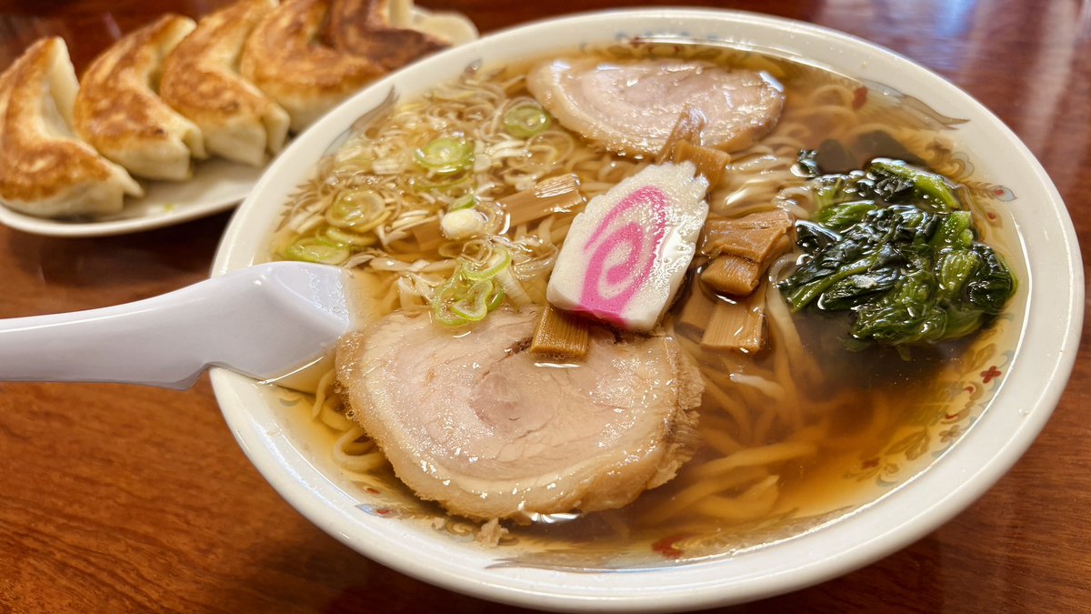 imaginecreate18's tweet photo. 知人の美術展に行って、帰りに佐野ラーメンを食べるという休日感を満喫🍜

音楽以外のクリエイティブを感じるのはとても大事ね！ https://t.co/k7KK1GnMd1