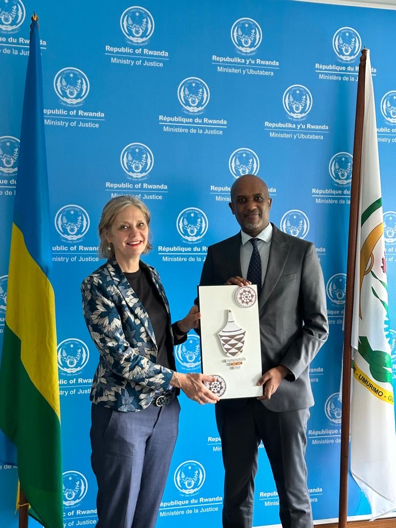 LiekevandeWiel's tweet image. Strong partnership with the Ministry of Justice continues to advance #ChildJustice &amp;amp;  #ChildrensRights, important milestones being reached by the Government across prevention, protection and child‑friendly justice — as we mark #UNICEF@40!  #JusticeForChildren #ChildProtection