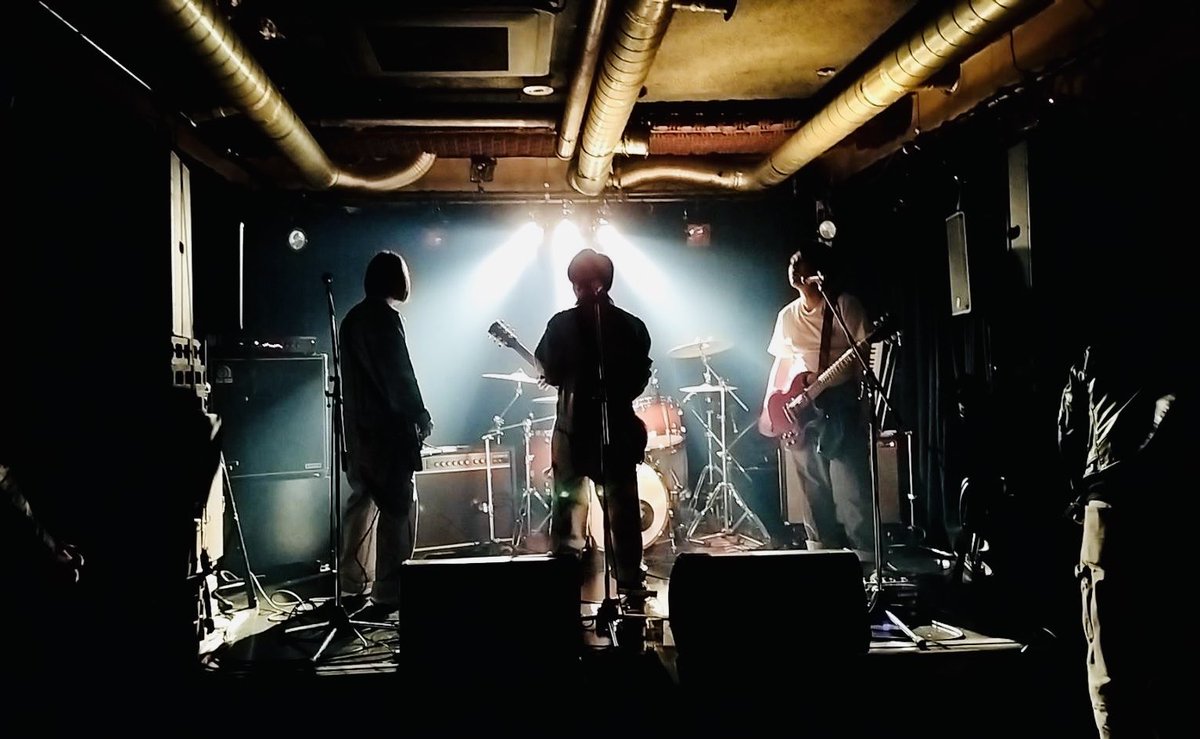 monsterparents4's tweet photo. 無事、初ライブ終了しました
みんな暖かくてすごく幸せな1日でした
観に来てくれた皆んなと
企画に呼んでくれたWideShowPersonalities、
共演のカモレ・The Broken TV・sickufo、全てに感謝✨ https://t.co/Q8mvbgL7cM