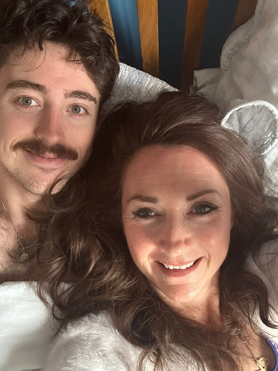 Annemarie Ward 💜 tweet media