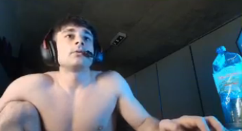 Fedevoyyy's tweet photo. stream porno? https://t.co/NqfhihzgIY
