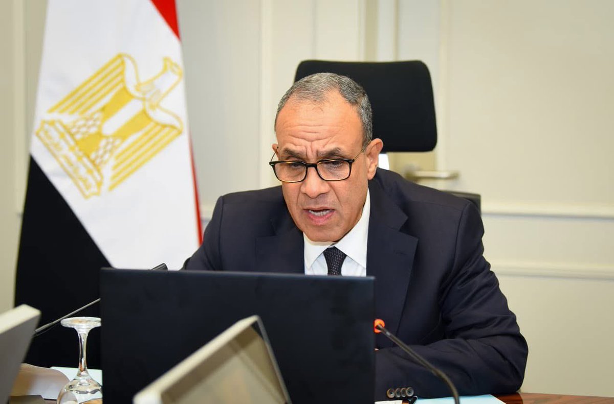 بتوجيهات من الرئيس #السيسي

وزير الخارجية المصري يتوجه إلى #الدوحة  
في إطار جولة خليجية لبحث التطورات الإقليمية 

◾️ الجولة تستهدف التنسيق والتشاور إزاء التطورات المتسارعة التي تشهدها المنطقة وتوجيه رسالة تضامن مع الأشقاء العرب.

◾️ من المقرر أن يعقد وزير الخارجية خلال الزيارة