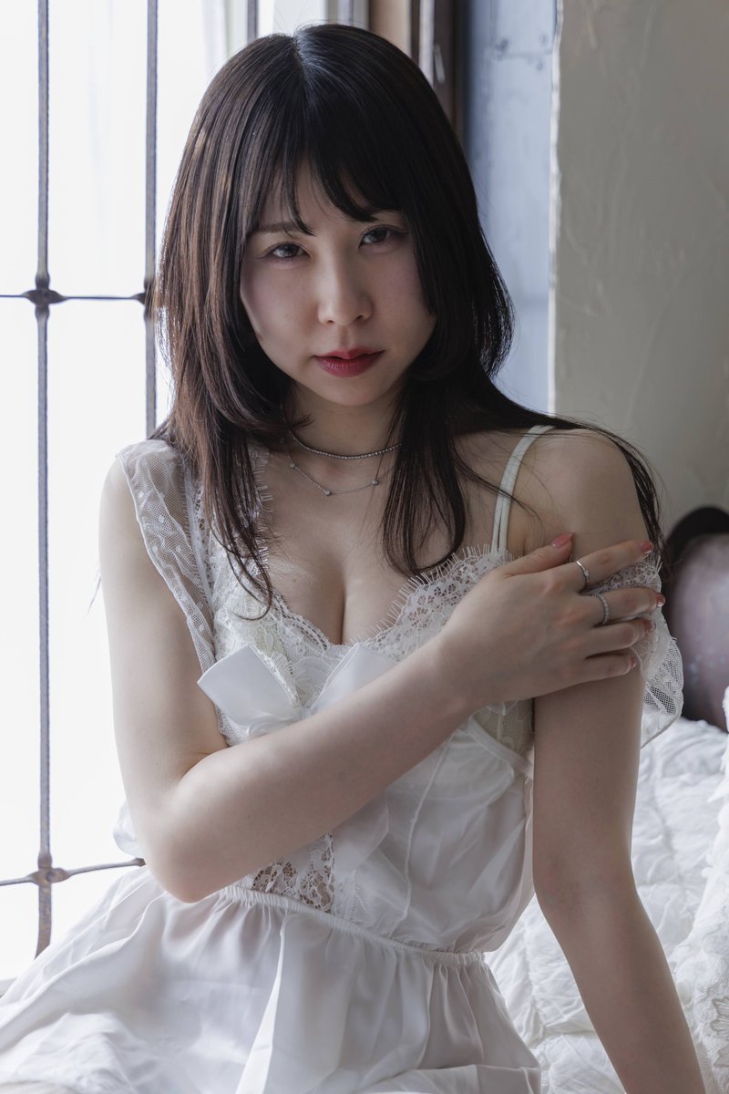 kondolabrujita's tweet photo. Stay a little longer.
model : 日南なぎさ @hinaminagisa
#セレーネ撮影会 @selene_photo
#portraitphotography
#windowlightportrait
#naturallightportrait
#japanportrait
#portraitmood
March 2026 ( 4 / 221 ) https://t.co/5TwRelJh95