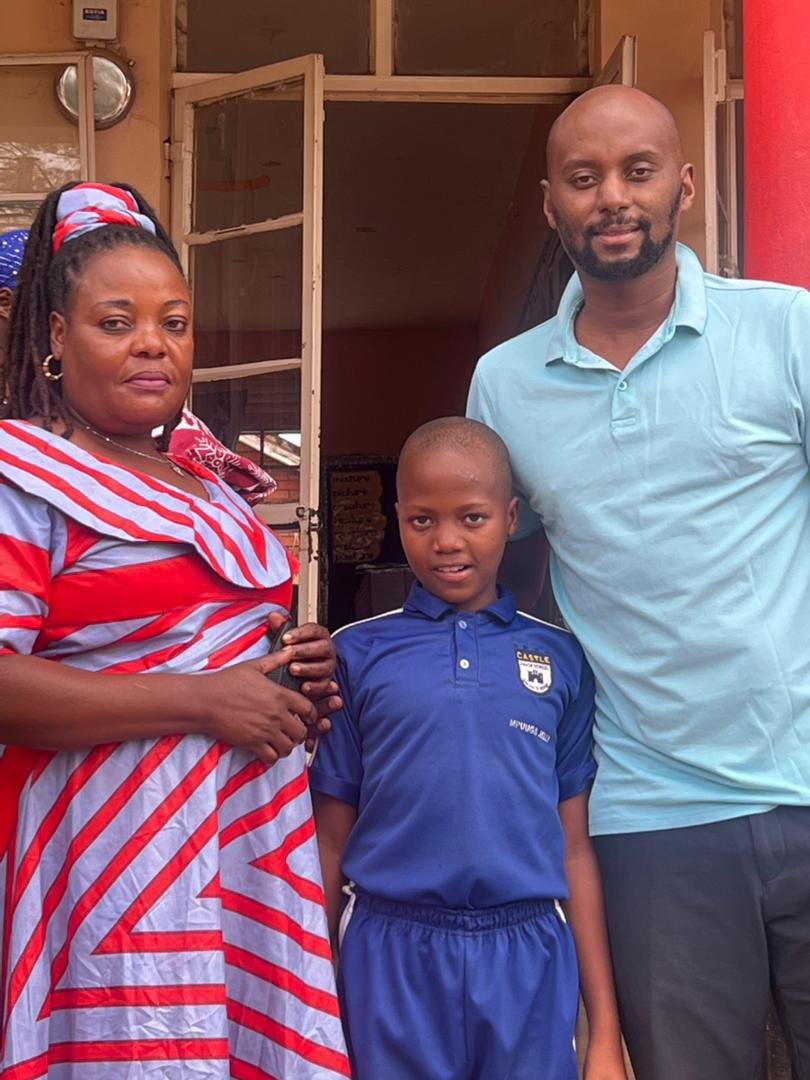 DavidLRubongoya's tweet photo. Today, we visited Jeremiah at school for his visitation day. "Tell her that I miss her" - was his message for his mother, Olivia Lutaaya, who remains detained at Luzira for no crime whatsoever. Jeremiah is one of the hundreds of children who continue to bear the brunt of a brutal regime, which tortures, disappears, and detains people for fun. We appreciate all those who support our efforts to keep these children in school🙏🏽
#FreeUgandaNow