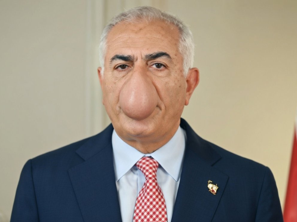 zaigham_gharavi's tweet photo. @kamaalrkhan @PahlaviReza Joker 🤡 https://t.co/eSuvlNCxft