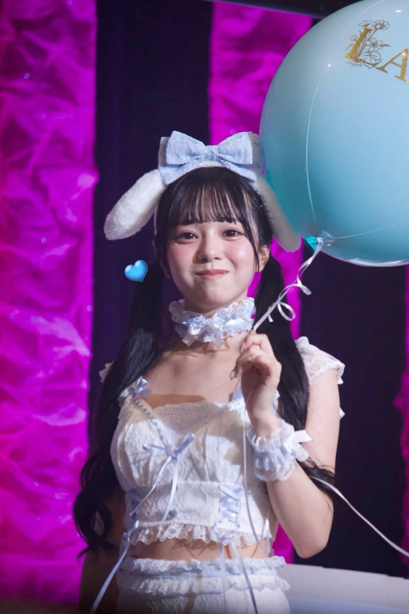 4rtm_a's tweet photo. CUTIE STREETの増田彩乃ってそもそも顔が可愛すぎるのにこんなん着たらさすがにエッッッすぎない？ https://t.co/ufAw7ycmOi