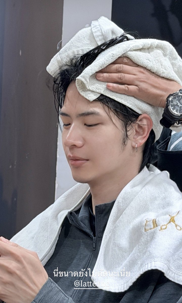 nutnini78's tweet image. น้องชายสุดหล่อ  กะเฮียสุดคิ้วหม่ามี้ของเค้า ทรงผมใหม่กันฉัน  #Latte #JamesSu