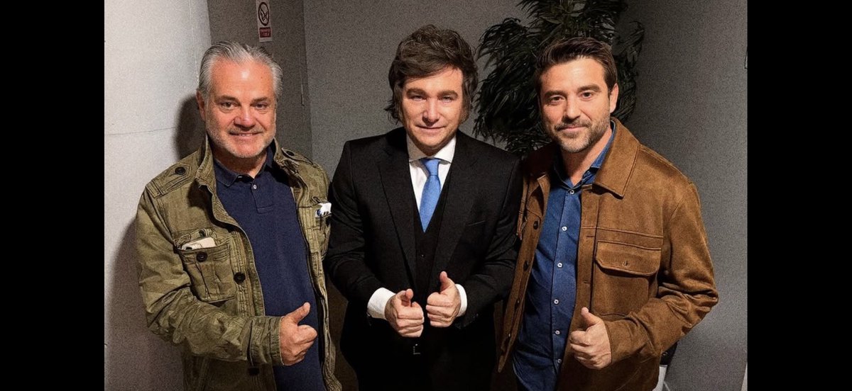 Fue un placer poder estar con un “Caballero Cruzado del Sentido Común” como <a href="/JMilei/">Javier Milei</a> y poder agradecerle todo su trabajo, el cual trasciende las fronteras de Argentina.
Y gracias a <a href="/javiernegre10/">Javier Negre</a> y <a href="/edatvoficial/">EDATV</a> por alinearse en esa misma lucha.