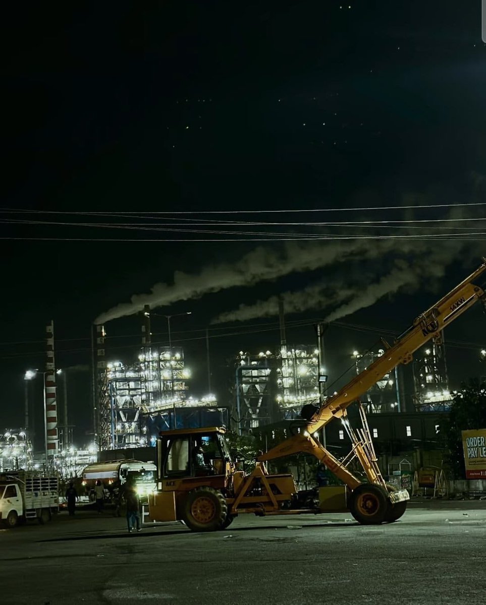 Dulquer Trends Official tweet media