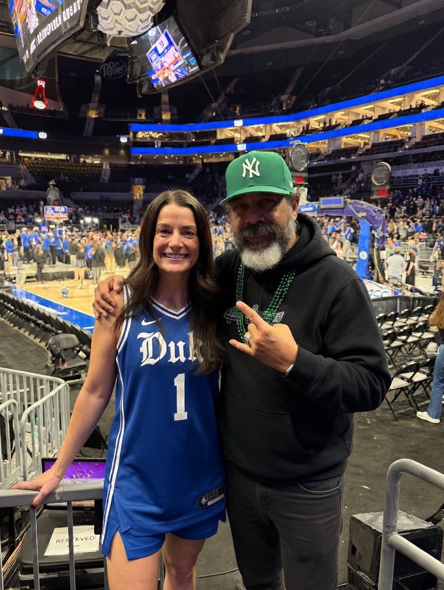 jackstoneagain's tweet image. We Sure Did My Queen #DDMF #Holdat @MisterCBooz @JonScheyer #Realz 🏀🐧