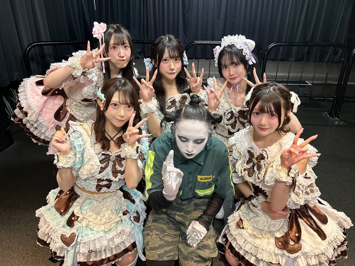 info__chocolat's tweet photo. こちらの投稿につきましてご報告させていただきます。
ライブハウスに相談した所、本日別フロアの出演者である、丑03-USHIMITSU- 404ERROR さんであることが判明いたしました。
ご本人と、事務所様から謝罪をいただき、双方で話し合いの上、和解という形で解決しております。 https://t.co/FxY6m3baNQ