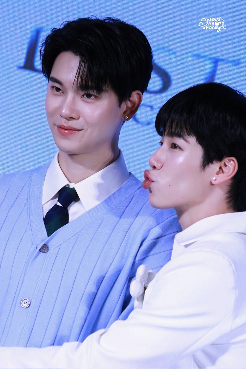 น้องวอร์เหมือนปลาหมึกเลยยย 55555

#FriendsofDestinyYinWar 
DESTINY CLINIC YINWAR 03
#warwanarat <a href="/warwanarat/">ว</a>
W.Wanarat 
#yinyin_anw <a href="/yinyin_anw/">Yinyin</a> 
YIN ANAN

#YINWAR #หยิ่นวอร์