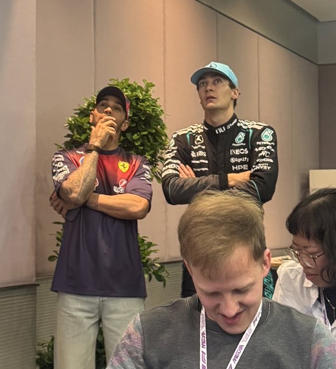 sin ⁴⁴ tweet media