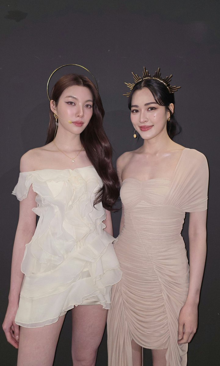 โหหหหห สมมงลูกรักพระเจ้าของจริง😭😭😭😭😭😭😭😭😭😭

LINGORM FRIENDS OF VIVO
#LingOrmVivoV70Exhibition