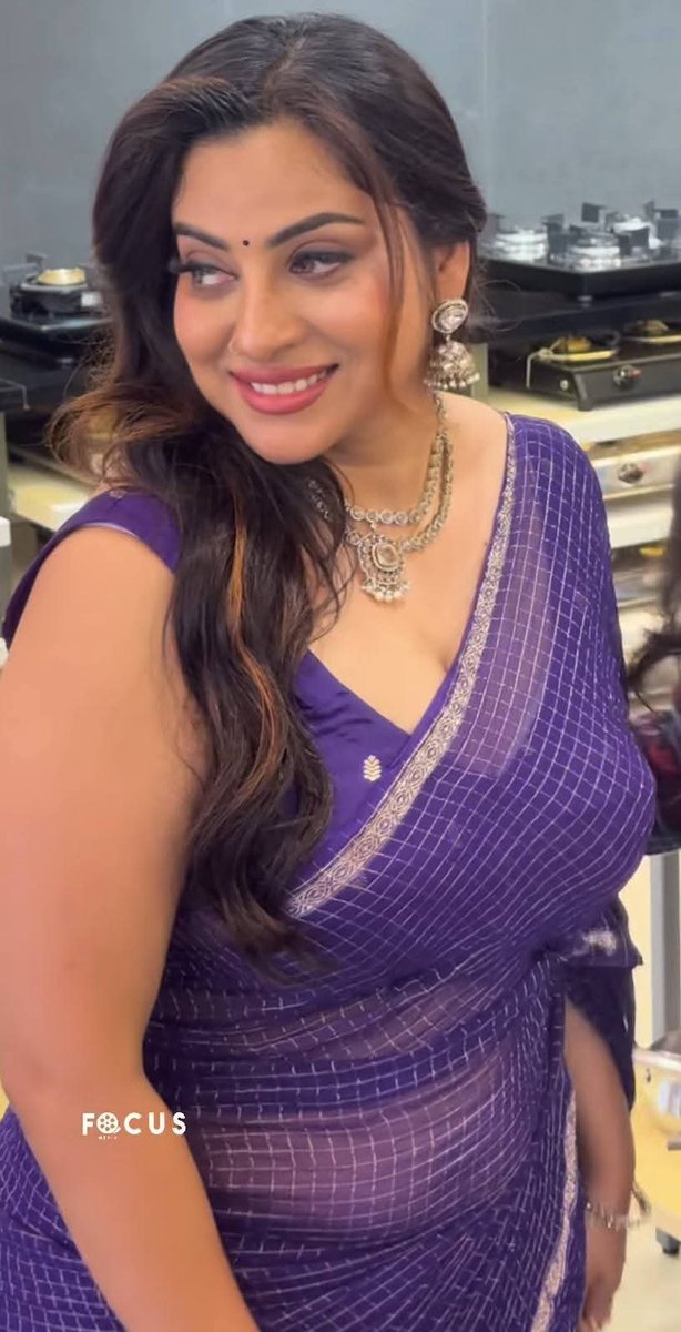 Actress_GOAT's tweet photo. Mallu Hottie ruling my insta feed 🤤 https://t.co/sf5GT2vSUP