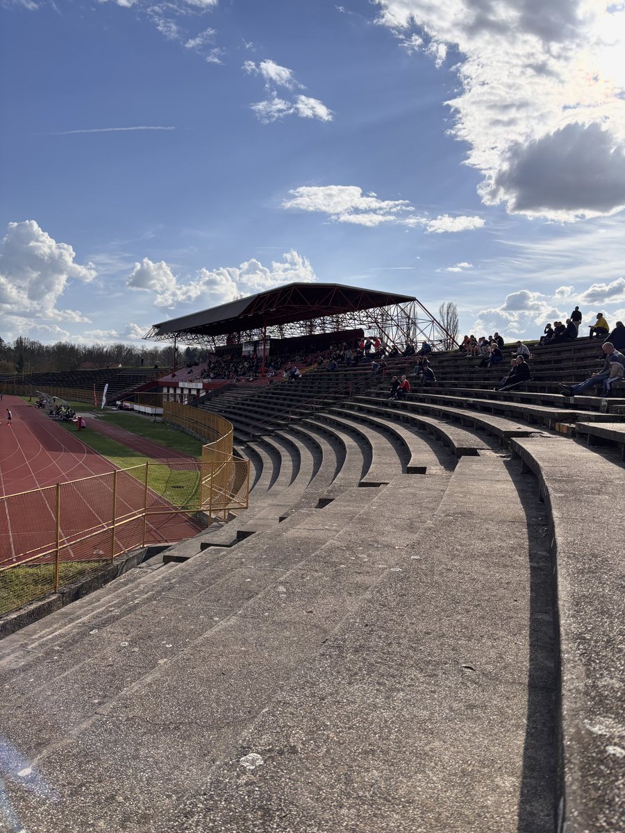 Stadion sisačke Segeste, najstarijeg nogometnog kluba u Hrvatskoj, osnovanog davne 1906. godine. 🔴⚪️