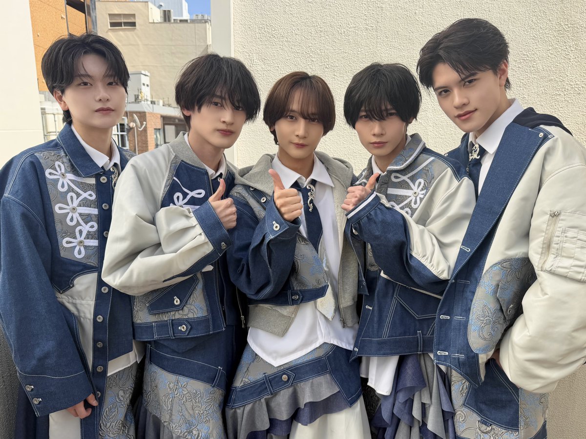 ns_vi_official's tweet photo. 1st Single『Mirror? Mirror!』
リリースイベント💿️️꙳⟡
────────────── ✩
𝟘𝟛.𝟙𝟝 (𝕤𝕦𝕟)コピス吉祥寺

ご来場ありがとうございました！

晴天の中での屋上ライブ🔆｡°
皆様の声援のおかげで
楽しいライブになりました！

特典会では初の撮影可能握手会も！
楽しんでいただけましたか？🤝🏻️️◝✩

次は21日、新宿マルイメンにて
ご来場お待ちしております💭