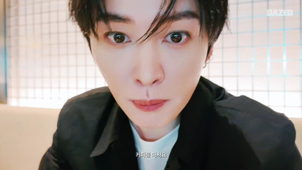 smolsungies's tweet photo. LOVE THE GENRE OF LEEKNOW VLOG WHERE HE JUST 👁👁✨️ whatever you say beautiful man with beautiful huge boba eyes https://t.co/foWZcxnLzm