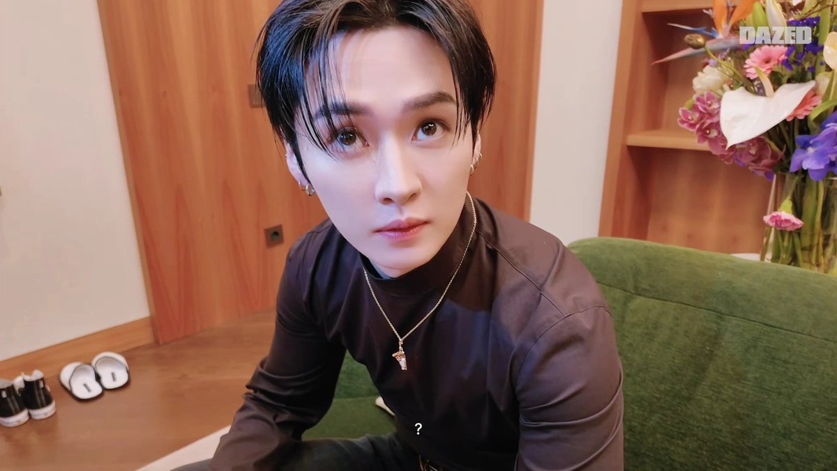 smolsungies's tweet photo. LOVE THE GENRE OF LEEKNOW VLOG WHERE HE JUST 👁👁✨️ whatever you say beautiful man with beautiful huge boba eyes https://t.co/foWZcxnLzm