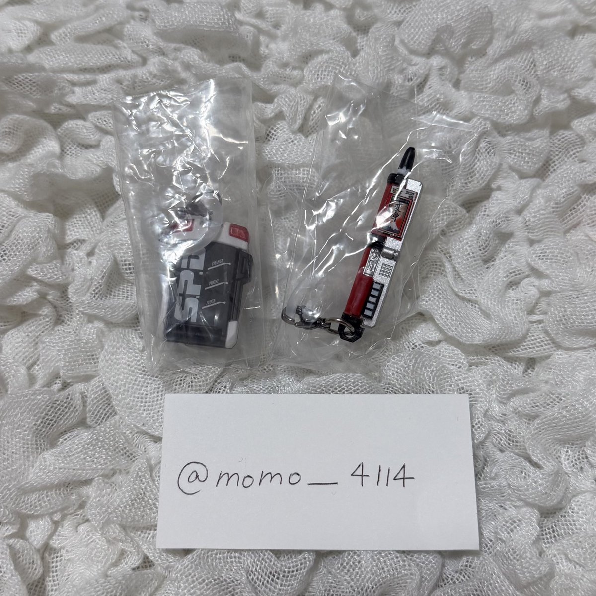 momo___4114's tweet photo. スーパー戦隊シリーズ めじるしアクセサリー ガチャガチャ 交換

譲 SPライセンス ショドウフォン

求 レンジャーキー(ゴーカイレッド)

郵送のみ
お気軽にお声掛けください https://t.co/OSGbQwjQ0w