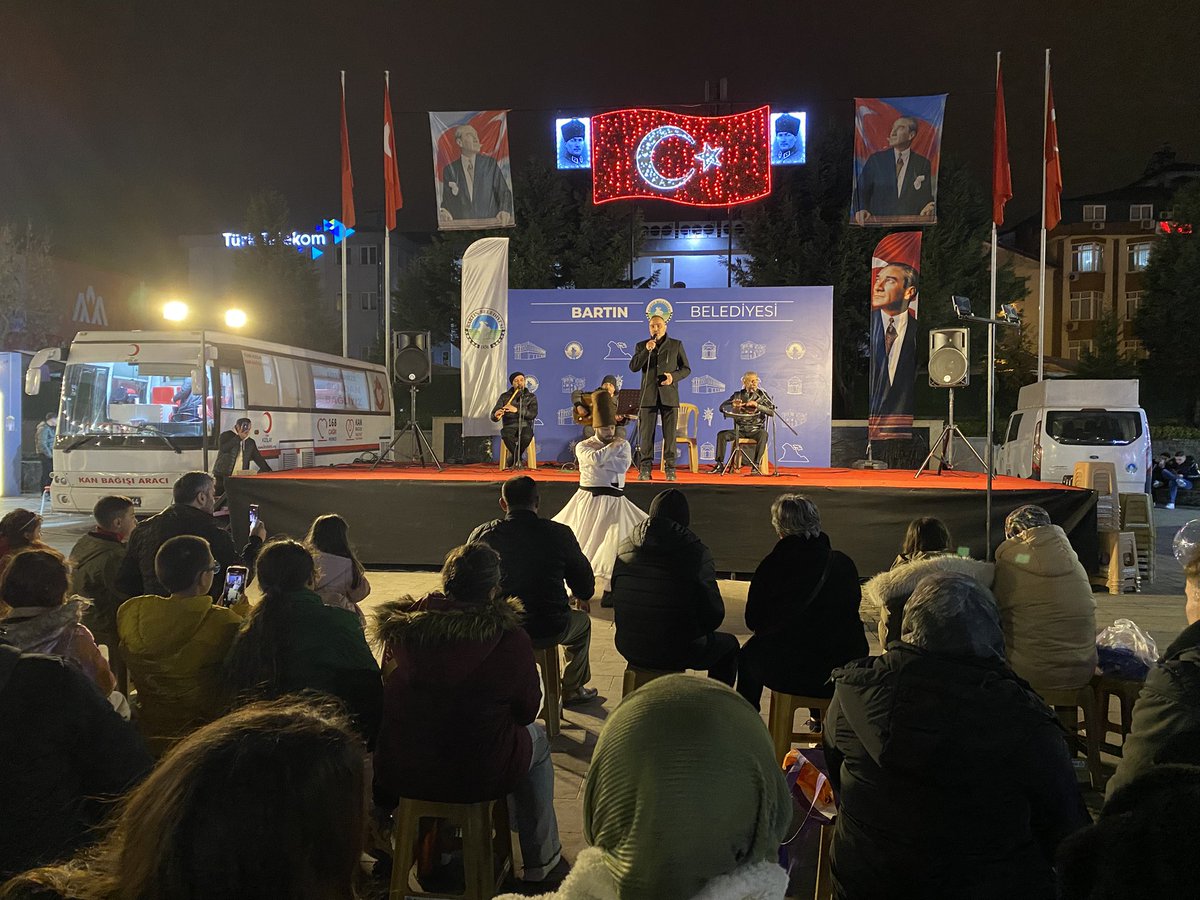 tomerbartin's tweet photo. Dün akşam Bartın Belediyesi tarafından düzenlenen Ramazan etkinliklerine katıldık. 🌙
Öğrencilerimiz Osmanlı macunu tattı, semazen gösterisi izledi ve Ramazan ayının geleneksel atmosferini yakından deneyimleme fırsatı buldu. ✨ https://t.co/2tNI7qunbz