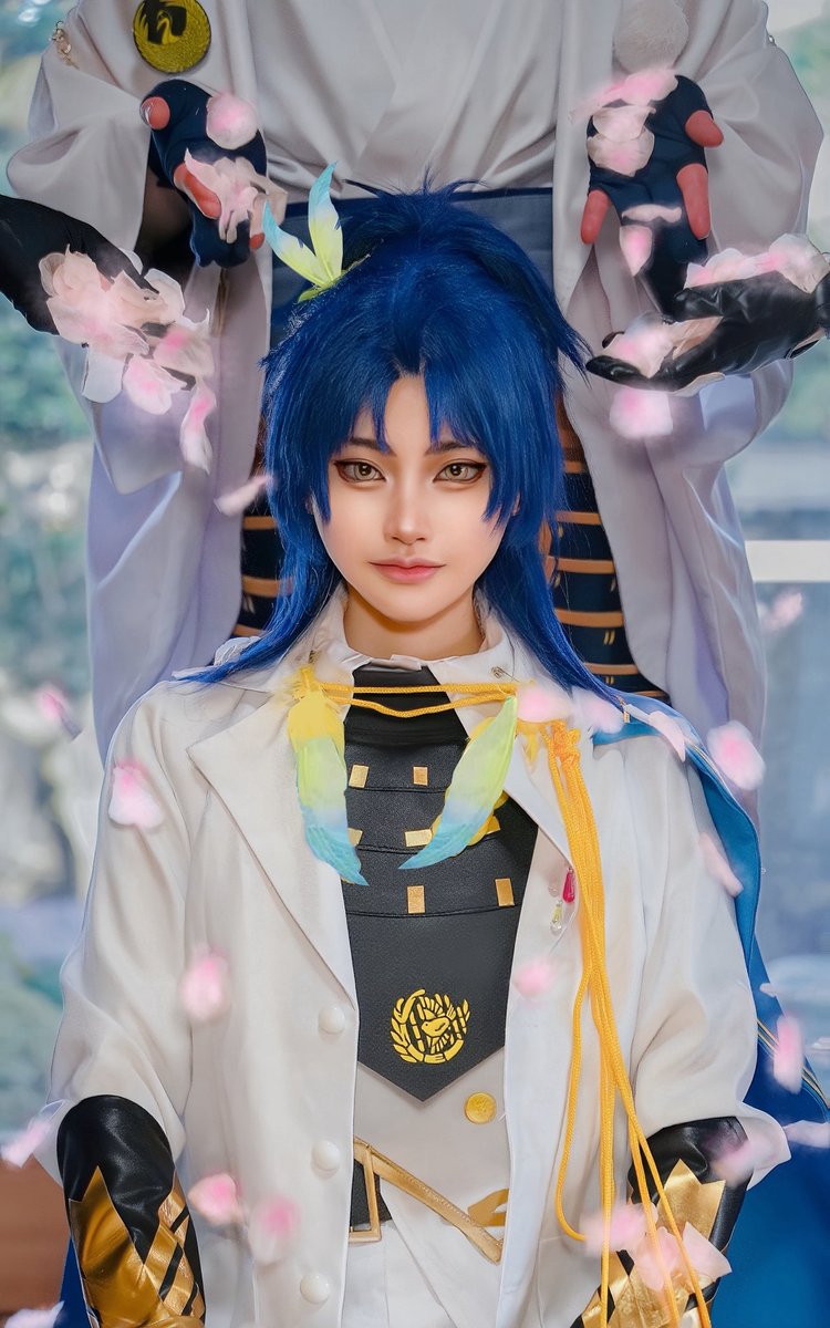 cos
 ︎︎
    　　　     仲間から力を貰い
         
                           俺は戦う。