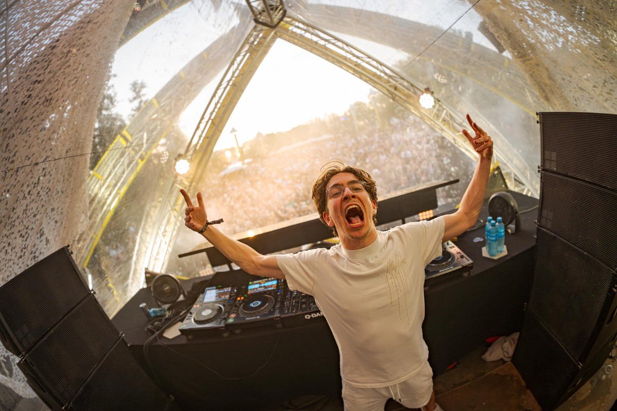 Loud Cave tweet media