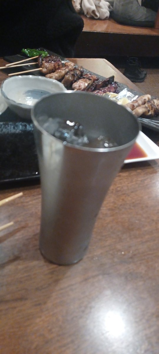 おれ女の子好きなんで
あんまりせんねんけどw

久々の男二人でのサシ飲み！

今週先週はセックスしすぎたのでいいか
でもこの後予定ありやけど🤣