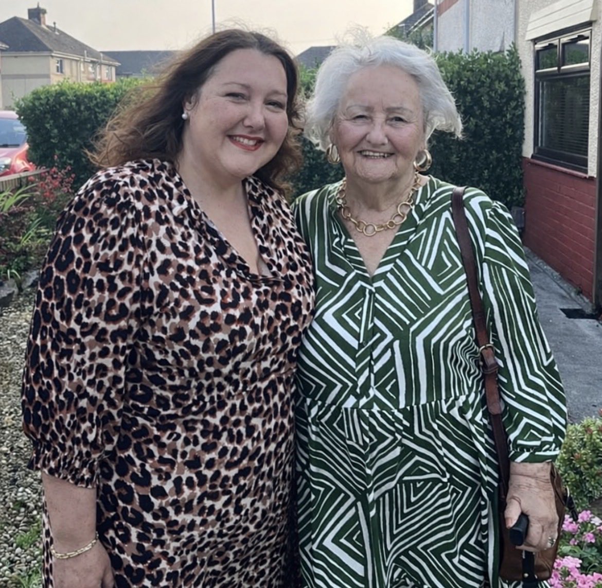 Amanda Jones tweet media