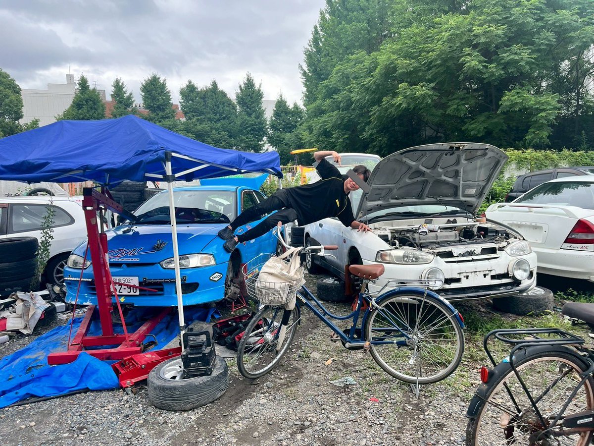 rmckuac's tweet photo. 新4？回生  主将
tyfk

ミラージュは半年で2回エンジンブロー。幾度のミッショントラブルも乗り越え、OHエンジン新品クロスの最強のCJが完成し、七大戦2位を獲得した。

しかし、同期のインテグラ乗りに負けたショックからインテグラに乗り換えてしまった。
七大優勝を目指し、京大自動車部を率いる。 https://t.co/NEF507HYKu