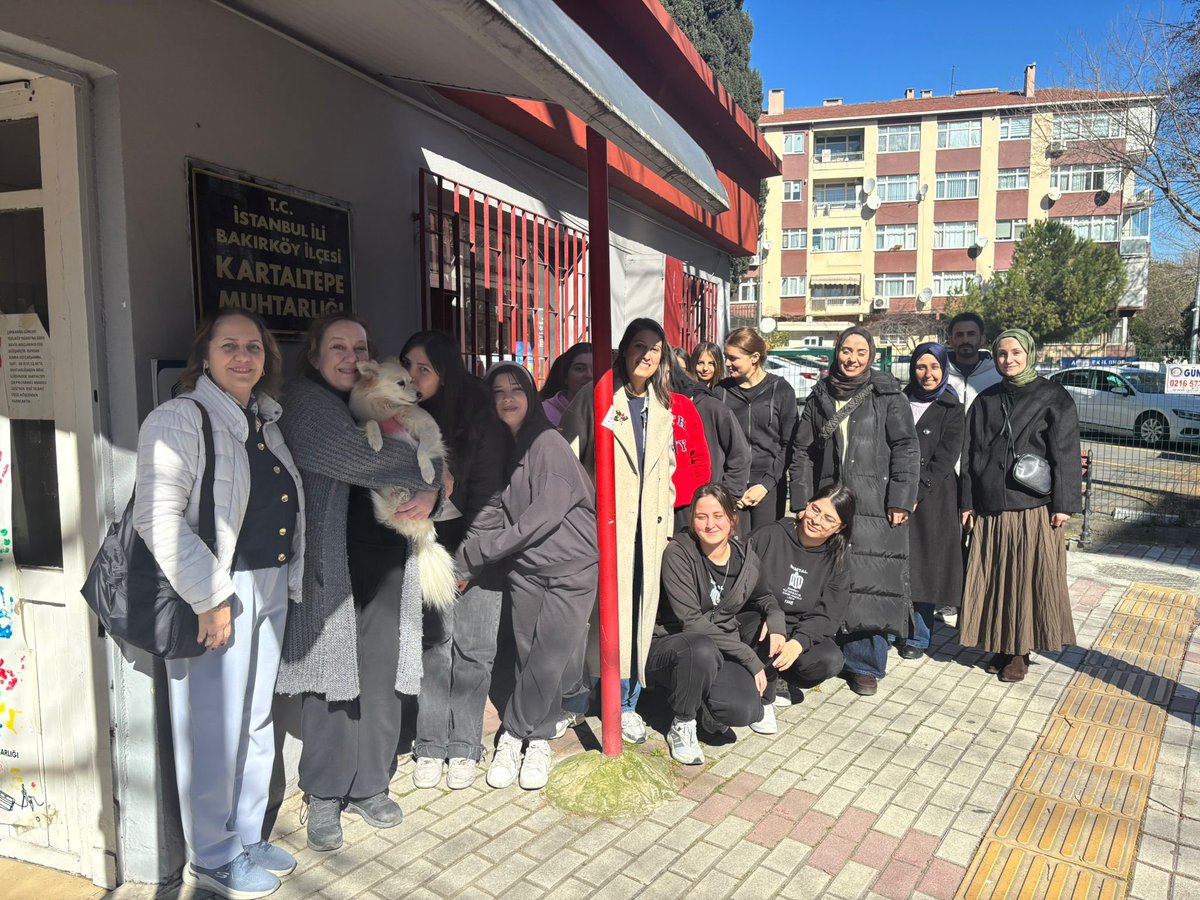 🌙Kızılay Kulübü ve Din Kültürü Öğretmenlerimiz tarafından geliştirilen "İyilik Projesi" ve “Ramazan Etkinlikleri” kapsamında okulumuzdan erzak yardımı toplanmış, Kartaltepe Muhtarlığına ulaştırılmış ve ihtiyaç sahiplerine dağıtılmıştır.
<a href="/istanbulilmem/">İstanbul İl Millî Eğitim Müdürlüğü</a> <a href="/BakirkoyMEM/">Bakırköy İlçe Millî Eğitim Müdürlüğü</a> <a href="/denizci_salih/">Ahmet Salih Denizci</a>