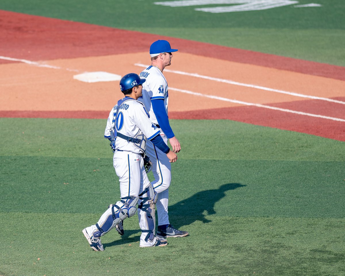 a_moon_o's tweet photo. レイノルズさん大きい〜
ナイスピッチングでした👏🏻

#baystars
#山本祐大
#レイノルズ https://t.co/3jOg5svMWw