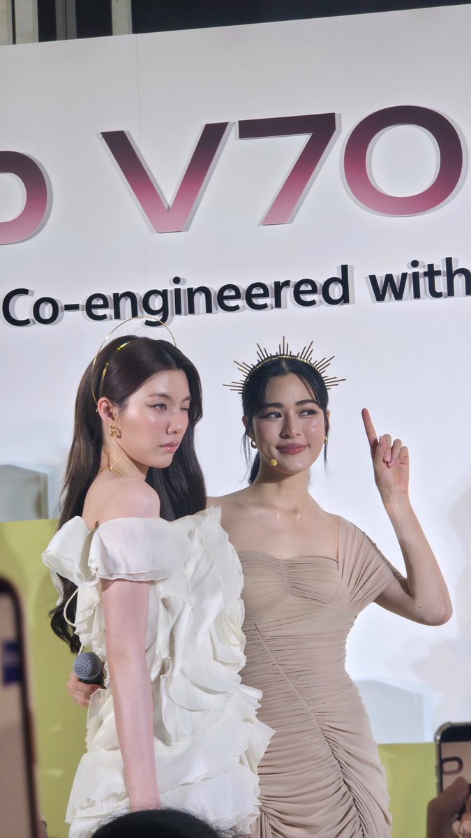 หลิงออมหนึ่งเดียวในใจ 💜🥇

LINGORM FRIENDS OF VIVO
#LingOrmVivoV70Exhibition
#LingOrm #หลิงออม