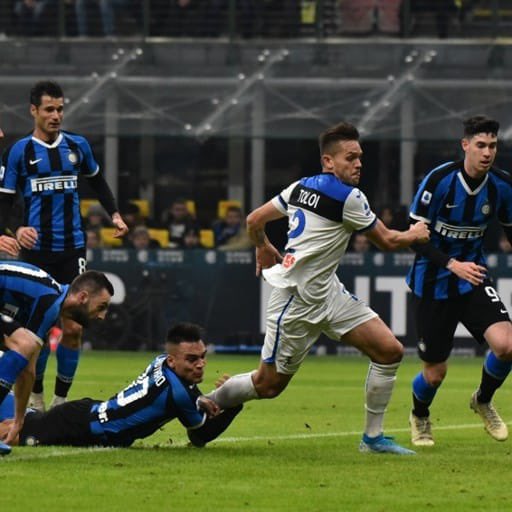 Con l’Atalanta qualche anno fa 

Via Cartolandia qui non c’era fallo