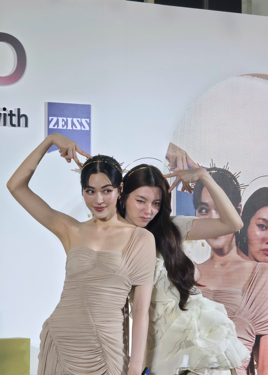 น่ารักมากกกก แงวสองตุว 

LINGORM FRIENDS OF VIVO #LingOrmVivoV70Exhibition 
#LingOrm #หลิงออม