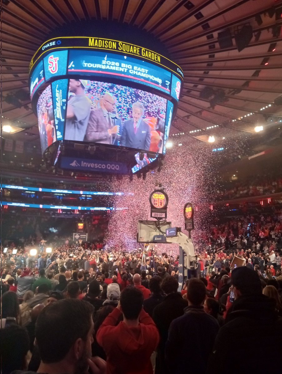 OSUredstorm's tweet photo. Incredible night thank you #SJUBB @RealPitino  @RepoleStable https://t.co/wVVAWu4DHE
