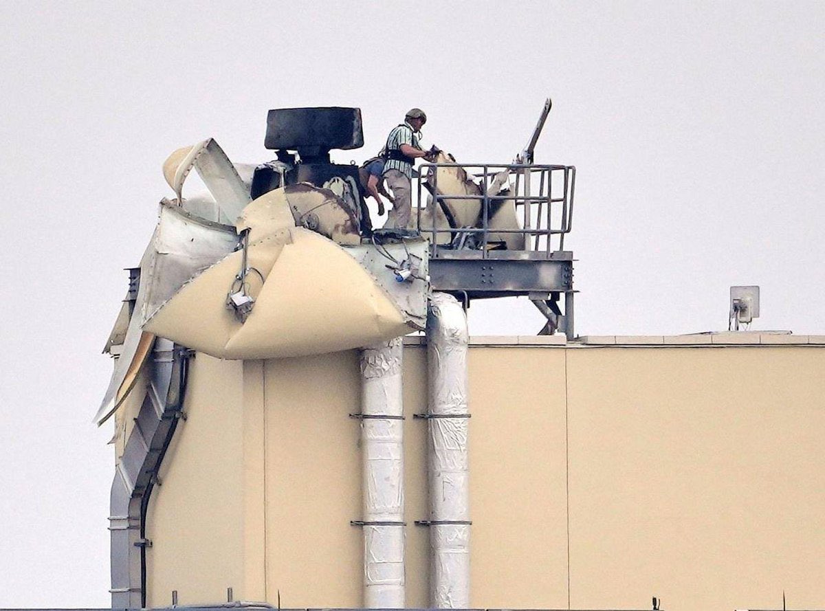 CheickIbtidiani's tweet photo. 🇺🇸🥊🇮🇷 
Un drone kamikaze iranien de 20 000 $ détruit un radar 🇺🇸 de 2 000 000 $… dont la mission était d’arrêter les drones 😂 https://t.co/oj3BLHVQLy