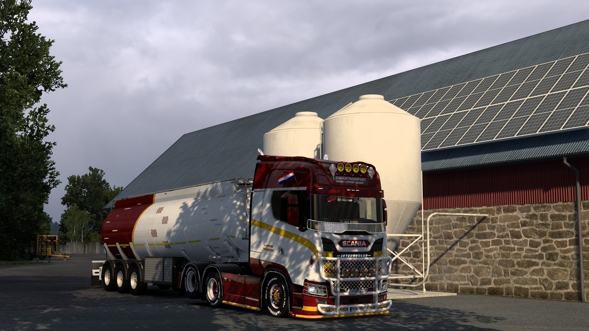 MirkoGTR's tweet photo. My custom build Scania S650, made for a different cargo 📸#EuroTruckSimulator2 #ETS2 #worldoftrucks #ScaniaS650 #V8 #NextGenScania #KingOfTheRoad #ScaniaV8 #HollandStyle #Scanialover #BestCommunityEver @SCSsoftware https://t.co/ZDt8DRV66d