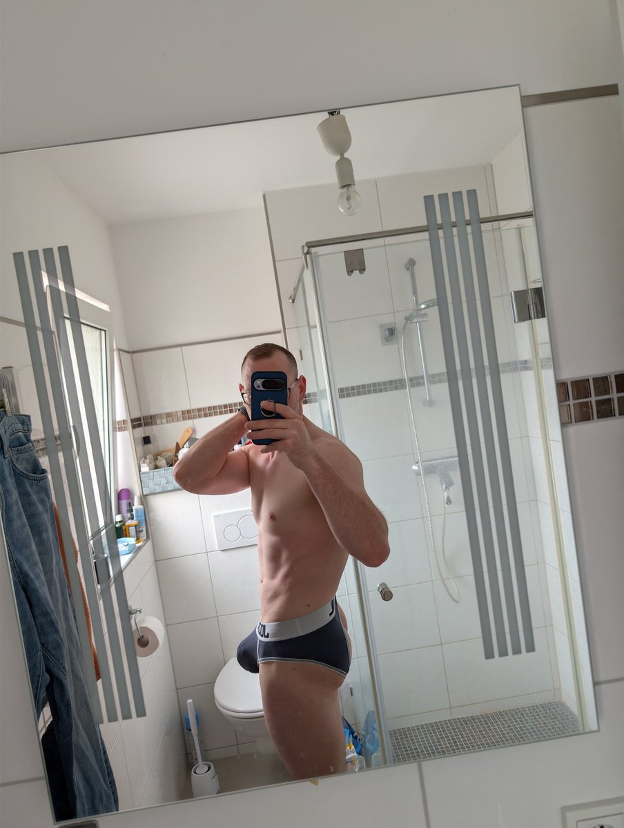 𝑆𝑣𝑒𝑛 tweet media