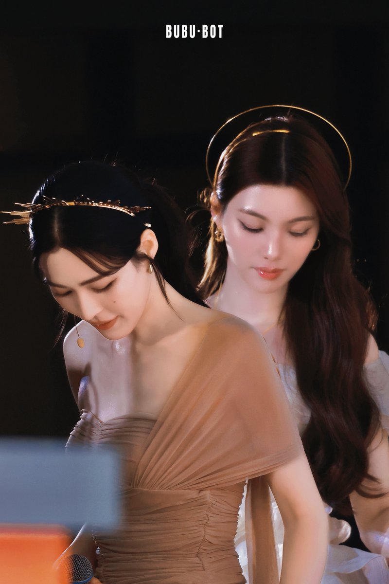 Golden💫
031526

LINGORM FRIENDS OF VIVO 
#LingOrmVivoV70Exhibition