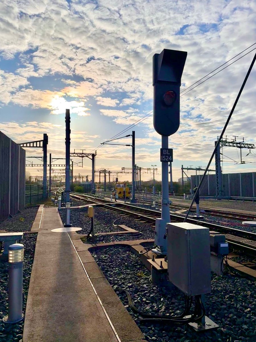 Signal of the Day 🚦🚥🚂 tweet media