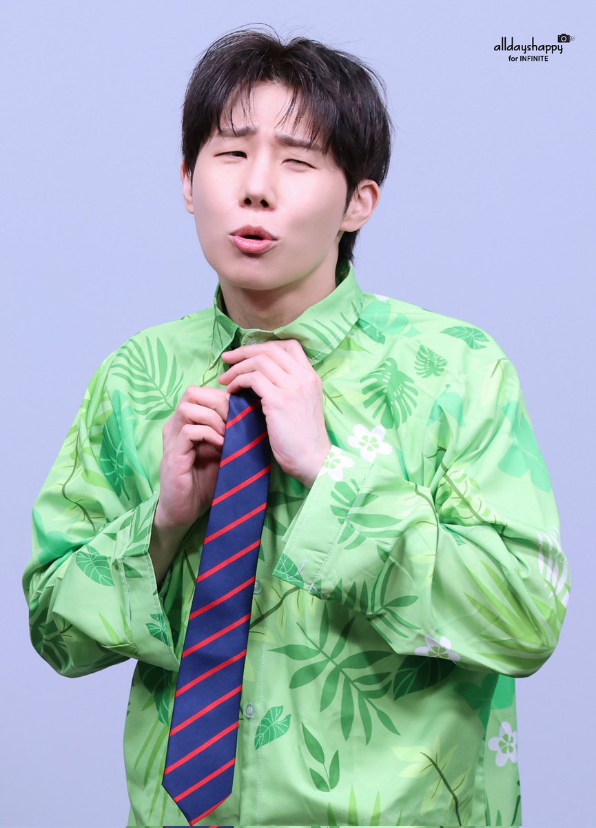 alldayshappy1's tweet photo. 260315 김성규 "OTM" 디어마이뮤즈 2차
결론...넥타이 하느라 고군분투🤣😂😅
스태분의 도움의 손길 절실히 필요했던👍🏻
#김성규 #KIMSUNGKYU #인피니트 #INFINITE #OFF_THE_MAP #OTM https://t.co/mA06zFm0fa