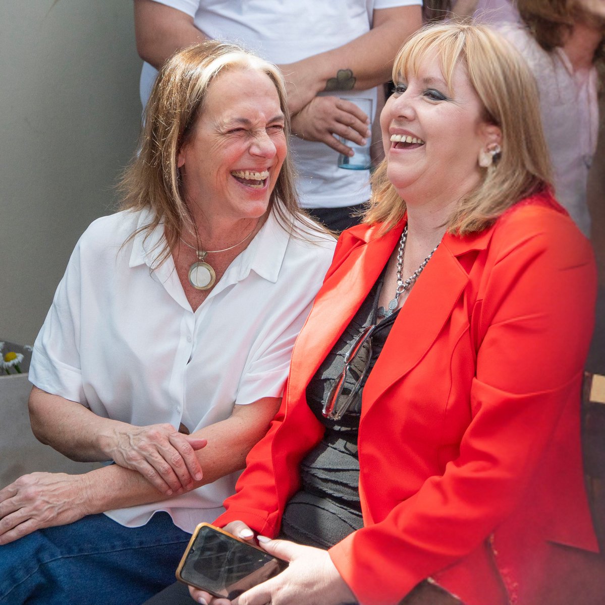 monteroliliana's tweet photo. Con profunda tristeza despido a la querida Roxana Piñeiro, trabajadora incansable de su comunidad.
Lo hago desde el cariño profundo que le tengo por el tiempo compartido y también en nombre del Gobierno de Córdoba en agradecimiento por su compromiso desde la Fundación Suyai.

Hay personas que, a su paso, iluminan el camino, contagian entusiasmo, marcan rumbos y generan alegría, de esa que brota en risas compartidas. “La Roxi” era una de ellas.

Abrazo al Vasco, a sus hijos, a sus compañeras de la Fundación, a sus familiares y a toda la comunidad que la quiere.
¡Te vamos a extrañar, Roxi!