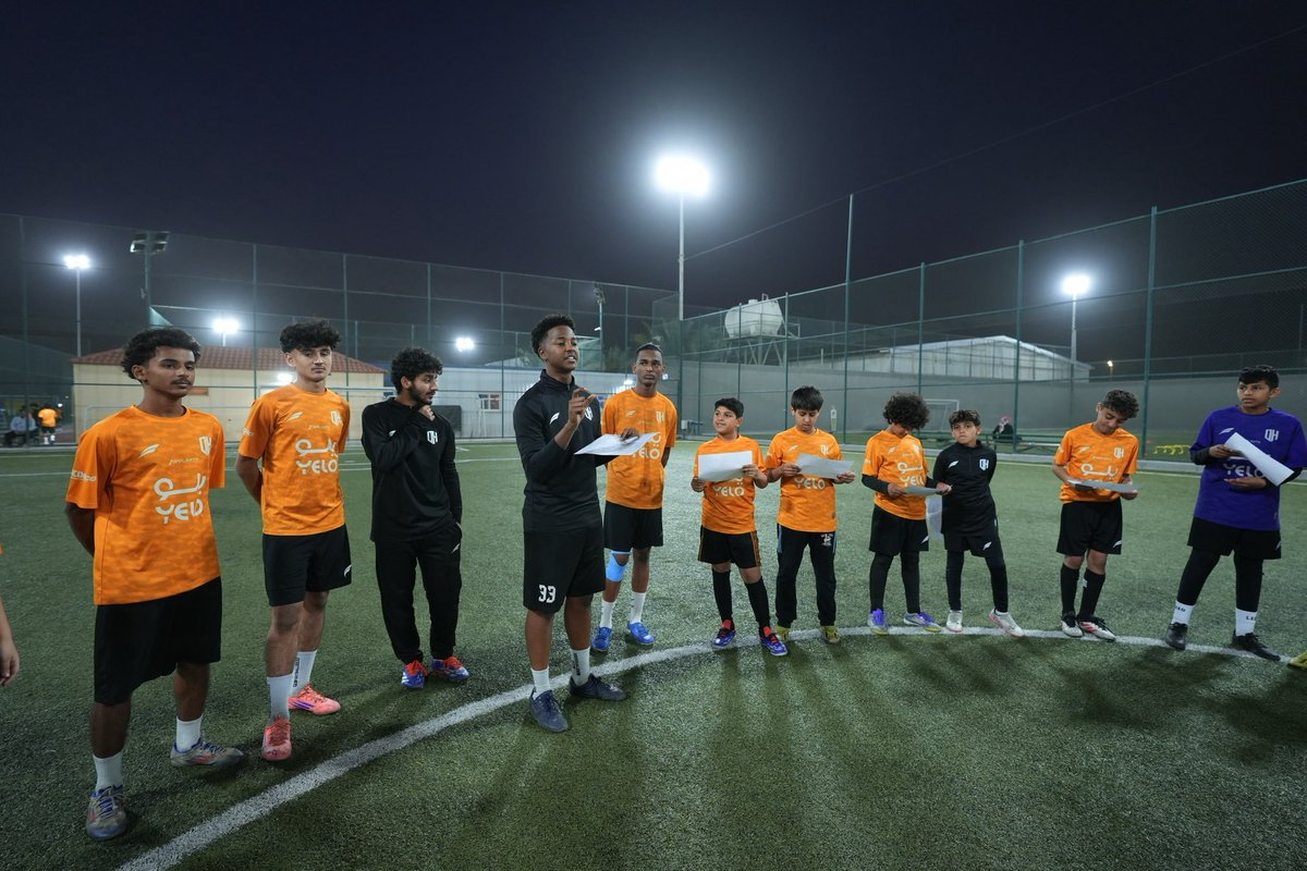 DhahranAcademy's tweet photo. ضمن دورها في تعزيز نمط الحياة الصحي، تطلق #أكاديمية_الظهران مبادرة أقل وقت شاشة مقابل أكثر وقت حركة لتشجيع الأطفال على الابتعاد عن الشاشات وممارسة الرياضة https://t.co/Xz6tKV89q3