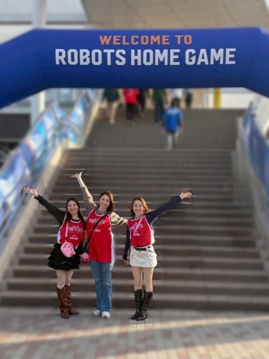 千葉ジェッツWIN✈️🔥
本日も熱い応炎ありがとうございました！！
私も現地から声炎を届けました！沢山の方に会場にお越しいただき、響き渡る大声炎があったからこその勝利だと思います！次節もチーム一丸で戦っていきましょう！
#千葉ジェッツ #starjets