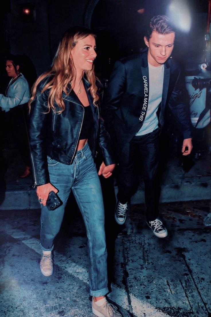 OocTobeyM's tweet photo. 🚨 Tom Holland’s Dating History:

2017 — Zendaya 🇺🇸 (20yo)
2018 — Single
2019 — Olivia Bolton 🇬🇧 (23yo)
2020 — Nadia Parkes 🇬🇧 (24yo)
2021 — Zendaya 🇺🇸 (25yo)
2022 — Zendaya 🇺🇸 (26….𝙨𝙝𝙤𝙬 𝙢𝙤𝙧𝙚 https://t.co/DjD9vcf4wW